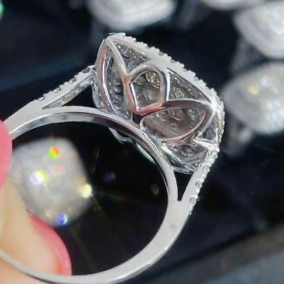 New 925 Sterling silver diamond 💍 ring - Picture 5 of 7